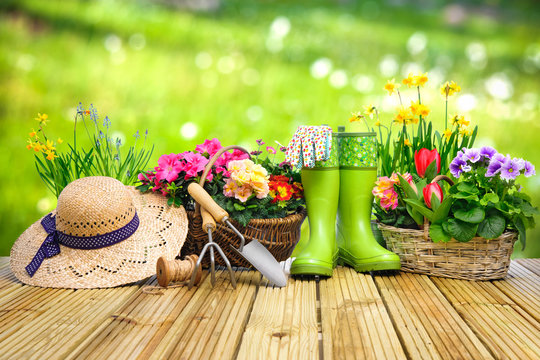 Fr&uuml;hling, Garten, Gartenarbeit, Gartenwerkzeug, Blumen