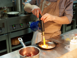 Chef is burning onion slices