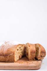 Simple cake with raisins 