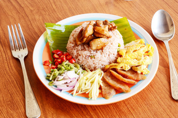shrimp fried with rice and spice herbal in one dish