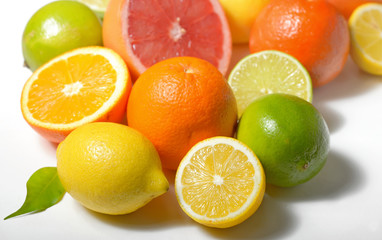 Fototapeta na wymiar citrus fruits isolated
