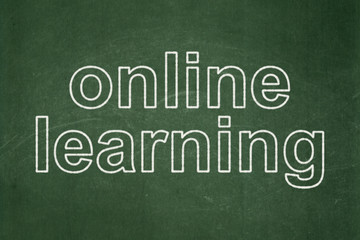 Obraz premium Education concept: Online Learning on chalkboard background