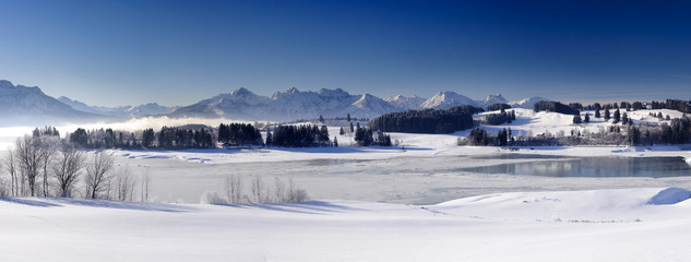 Fototapeta na wymiar Panorama Winterlandschaft in Bayern im Allgäu