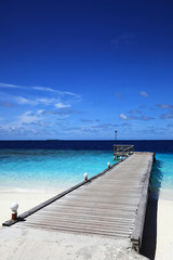Obraz premium Jetty of maldivian island 