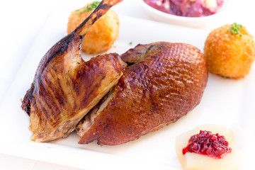 Ente mit Knödel und Blaukraut