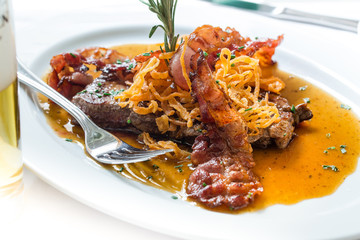 Zwiebelrostbraten