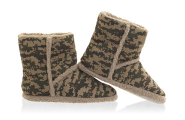 Warm slippers with camouflage print