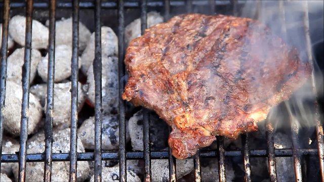 saftiges steak grillen 
