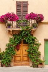 Fototapeta na wymiar The streets of the old Italian city of Pienza, Tuscany