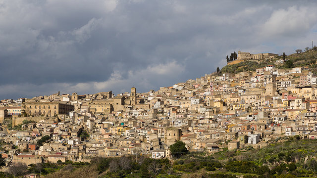 Leonforte (EN) vista d'insieme
