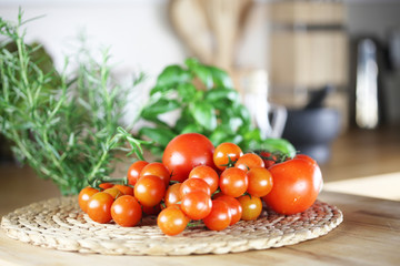 healthy food, basil, tomatoes