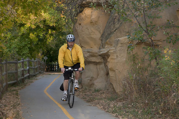 Fototapeta premium riding a bike on scenic trail