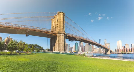 Fototapeten Brooklyn bridge with New York downtown on background © william87