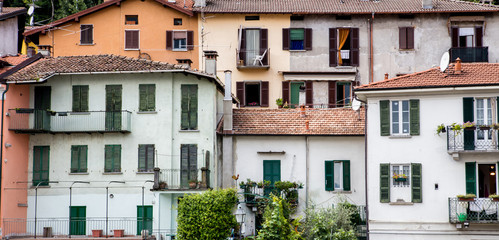 Naklejka premium Lake Como. Summer time. European vacation, living life style, architecture and travel concept.