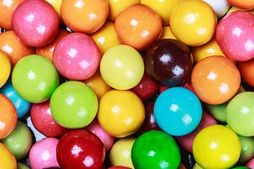 Samtvorhänge Süßigkeiten balls of colored chewing gum