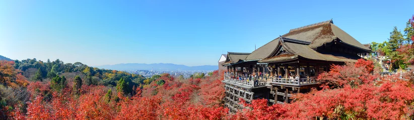 Gordijnen Kyoto, Japan - 8 december 2015: Panorama van Kiyomizu-dera-sjabloon © bigy9950