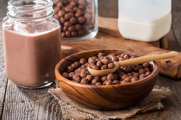 Cereal chocolate balls in bowl