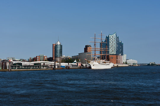 Elbphilarmonie und Hafencity in Hamburg