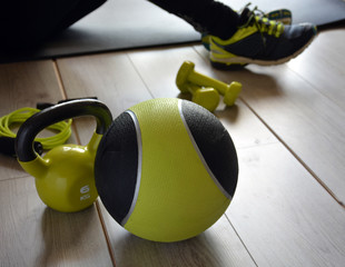 ketlebell with medicine ball