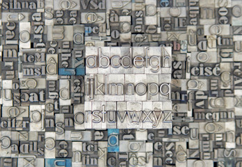 alphabet : lettres minuscules a,b,c,d,e,f,g,h,i,j,k,l,m,n,o,p,q,r,s,t,u,v,w,x,y,z  / caracteres d'imprimerie en plomb 