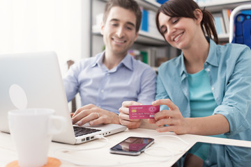 Obraz premium Online shopping at home