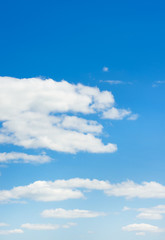 Fototapeta na wymiar clouds in the blue sky