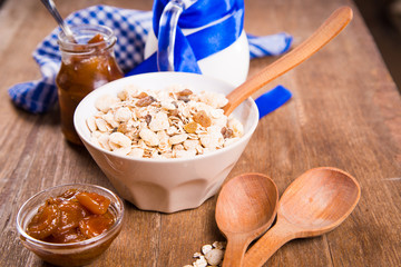muesli with confiture