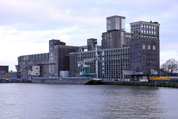 Fototapeta premium fabrik am rijnhaven