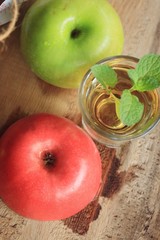 apple grren with juices