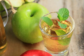 apple grren with juices