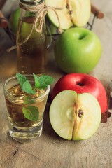 apple grren with juices