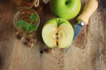 apple grren with juices