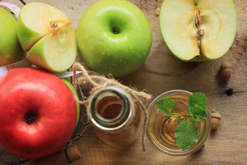 apple grren with juices