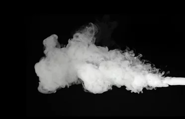 Rolgordijnen witte rookwolk op zwarte achtergrond © exienator