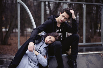 Naklejka premium Young fashionable couple. Casual couple 