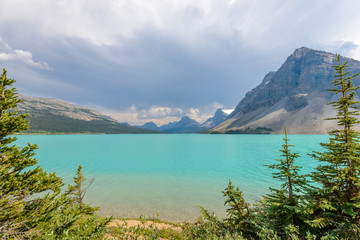 Fototapeta na wymiar Majestic mountain lake in Canada. Bow Lake, Banff, Alberta.