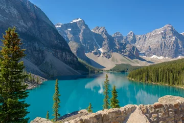 Stof per meter Majestic mountain lake in Canada. © karamysh