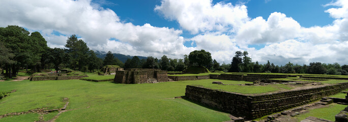 Fototapeta na wymiar Mayan iximche