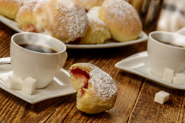 Breaded cake with jam