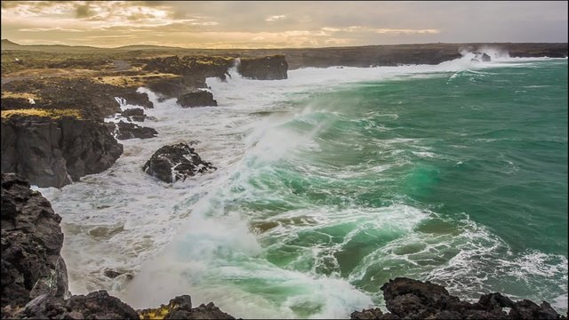 Cinemagraph loop - Huge waves in the Icelandic beach - Motion photo