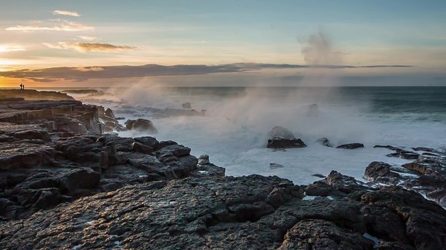 Cinemagraph loop - Huge waves in the Icelandic beach - Motion photo