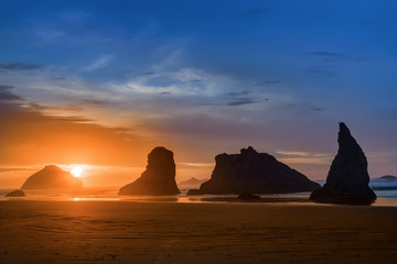 Sunset at Bandon Beach over the Pacific ocean, Bandon, Oregon