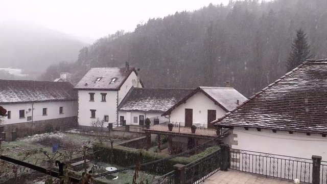Nevando en el pueblo