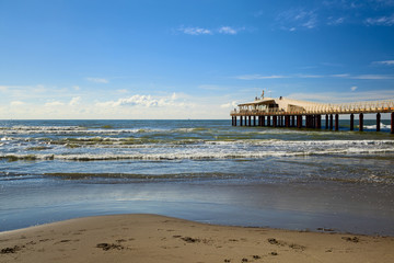 lido di camaiore pier