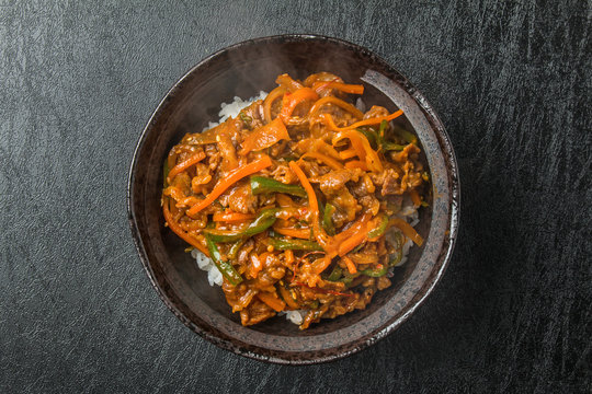 韓国グルメ　プルコギ Korean beef dish bulgogi
