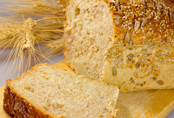 pan. composición de pan integral rustico.