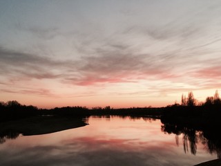 Obraz premium Sonnenuntergang an der Loire