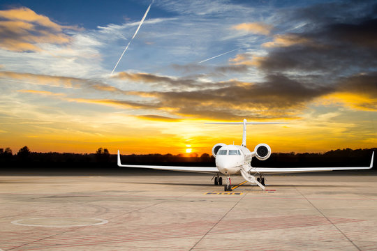 .Jet airplane stop