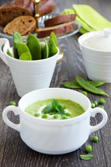 Puree the soup young green peas.