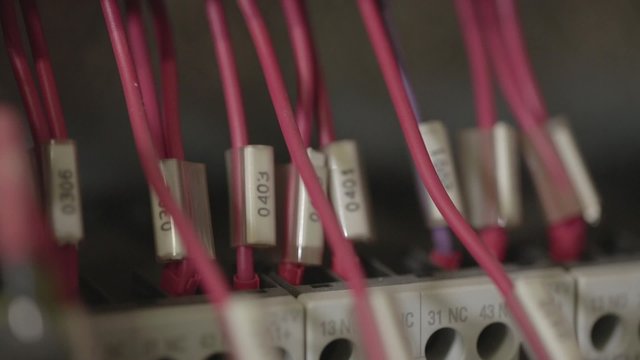 Branchement &eacute;lectronique baie de r&eacute;seaux informatiques